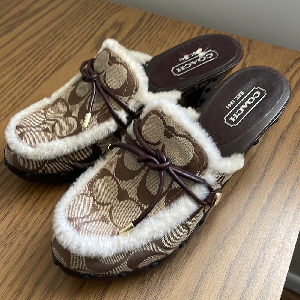COACH CLOGS !!! Size 7